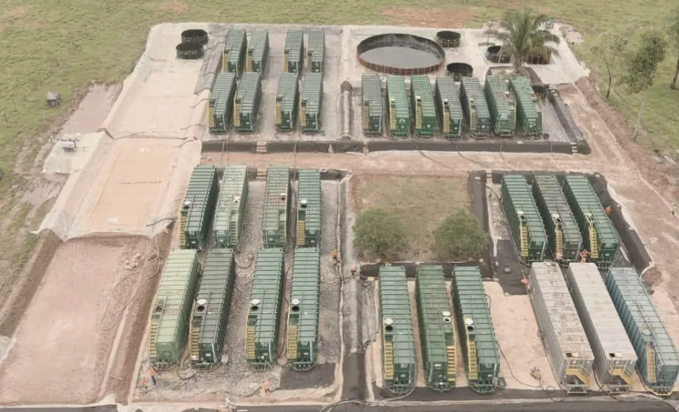Frac tanks de Alquiser instalados en locación de pozo